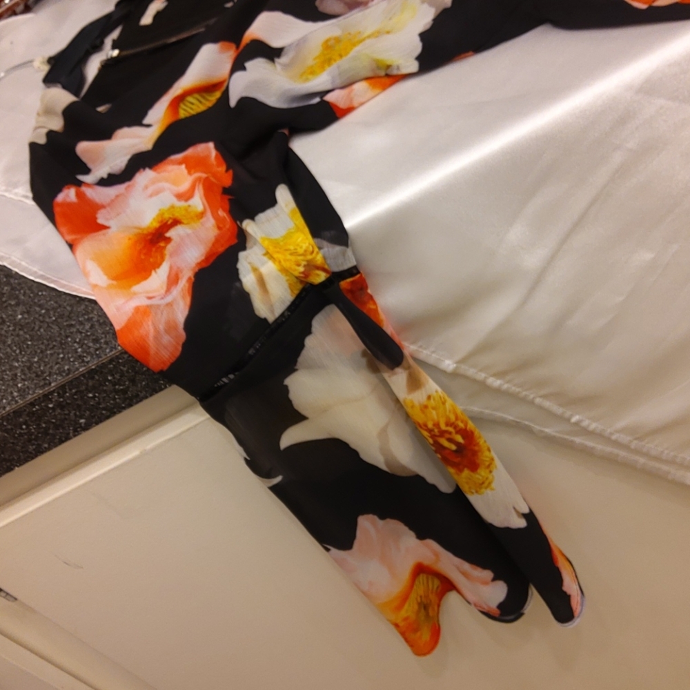 GB LONG BELLSLEEVES Romper - Picture 5 of 10